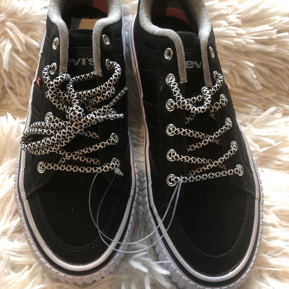 Levis Men's Turner-CZ Sneakers  Size 7.5 Low-Top Shoes Black & White Casual - Picture 2 of 7